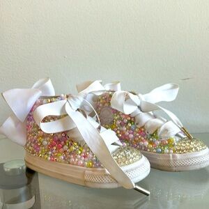 Converse All Star little girls bedazzled sneakers size 7 in excellent condition